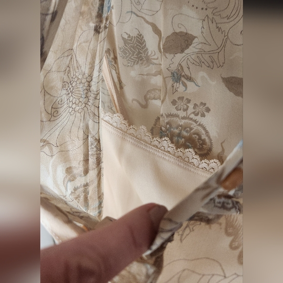 100% Silk Floral Dress - Picture 7 of 9